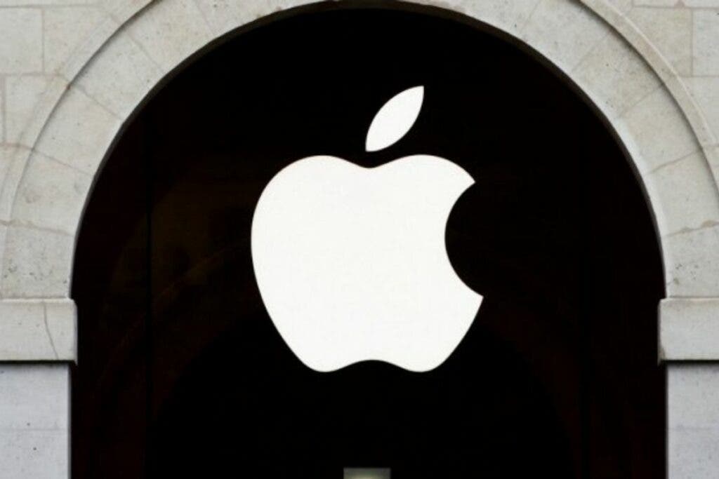 I-Apple Logo
