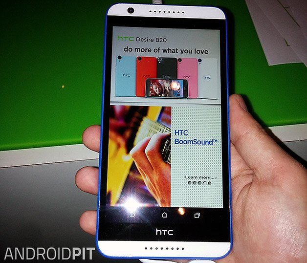 HTC Desire 820 kéz a kedvcsinálón