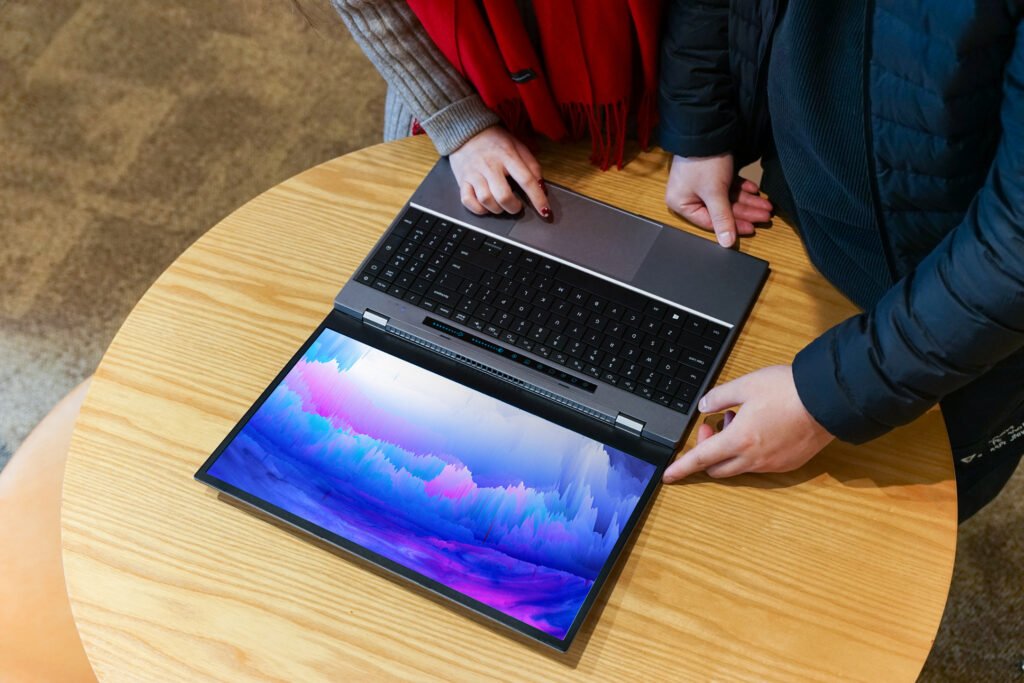 Laptop Dere TBook T10 bi pêvajoyên nifşê 10-an Intel