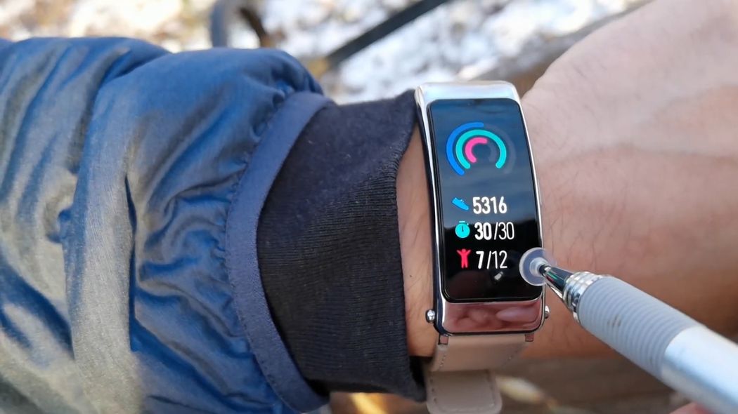 Huawei Talkband B6: unikt smart armbånd