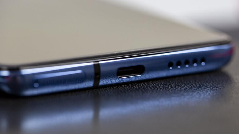 OnePlus 7T充电端口