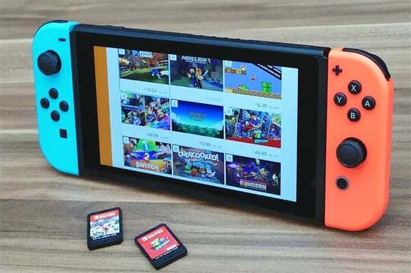 Nintendo Switch rokas spēļu konsole