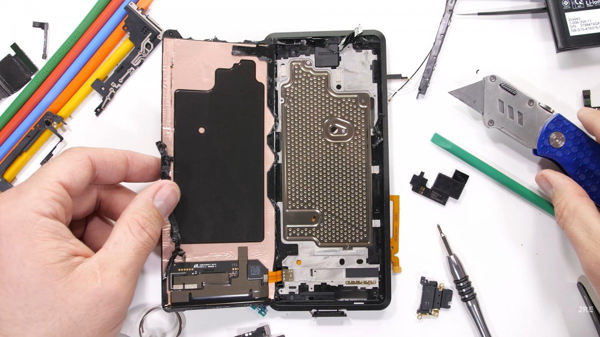 Sony Xperia Pro teardown