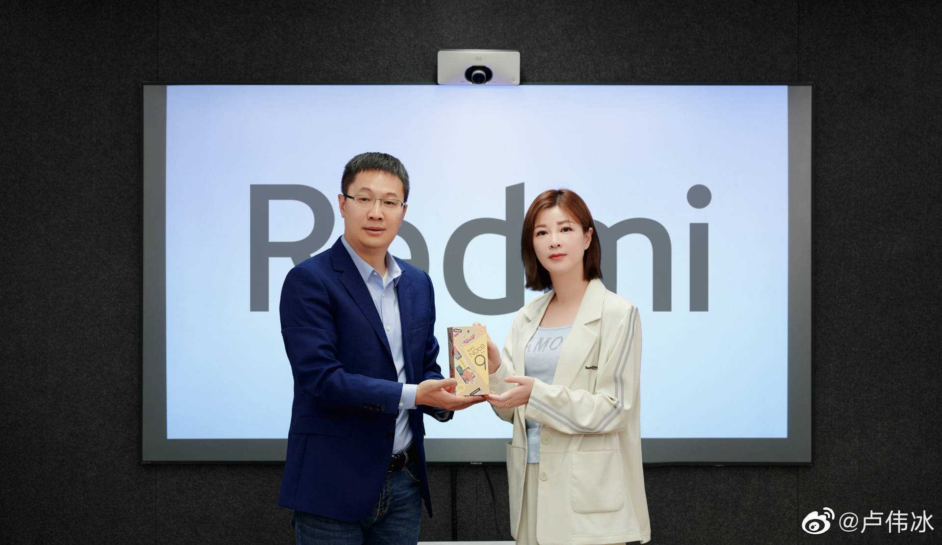 топ-менеджер Redmi и Ду Хуа, генеральный директор Lehua Entertainment